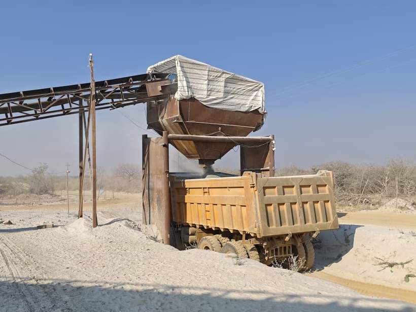 Final product loading station